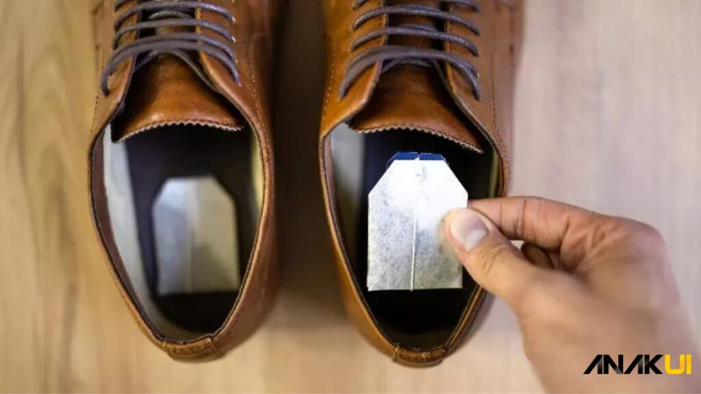 Tips Menghilangkan Bau Sepatu secara Alami